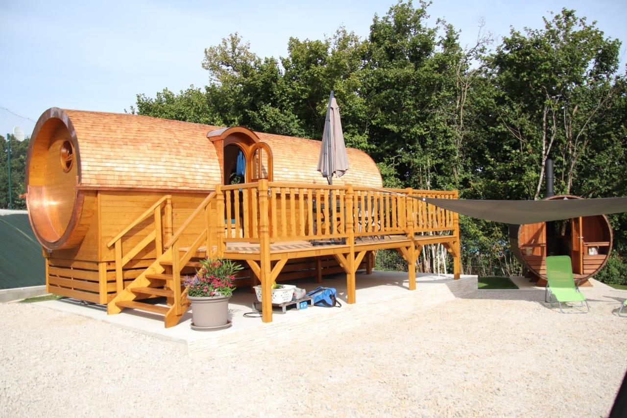 L'Insolite Jurassienne Dompierre-sur-Mont Exterior foto